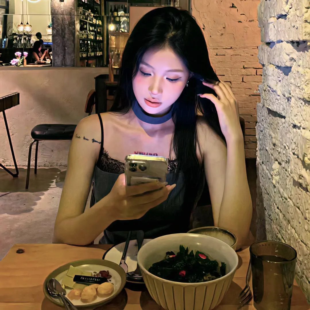 导演之子酒吧消费天价，人设崩塌，连续多日引热议